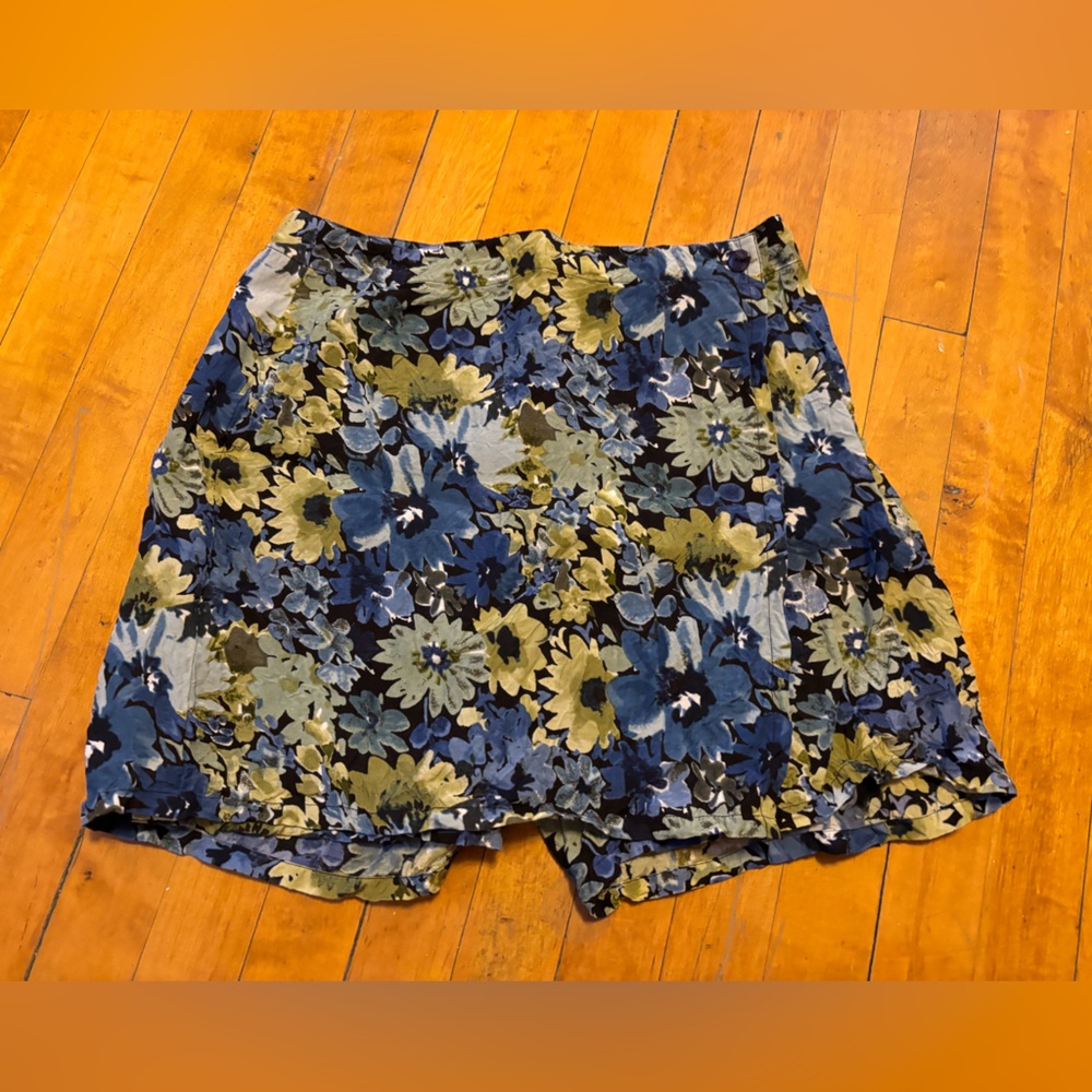NWOT Newport News Floral Skort Size 8